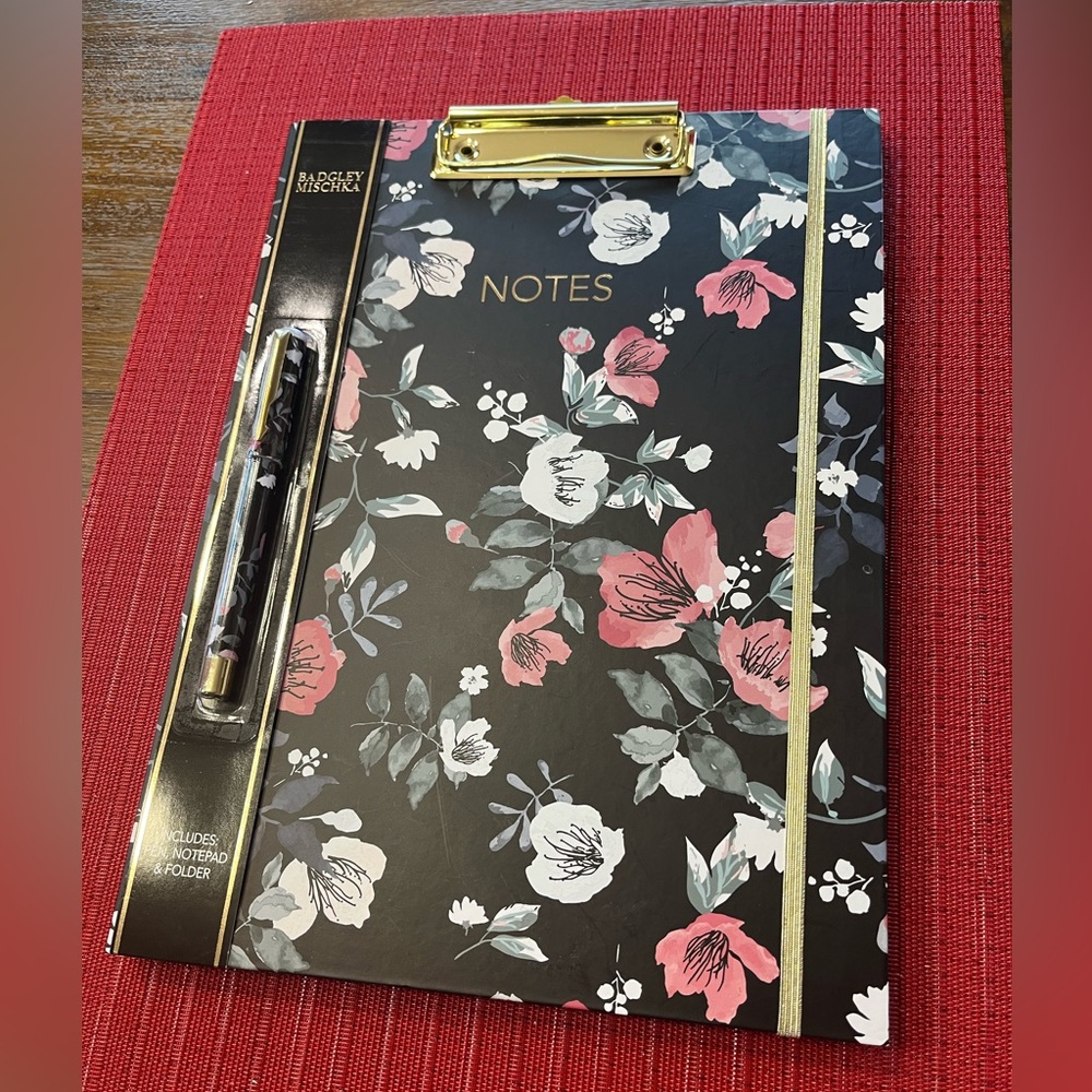 Notepad
Badgley Mischka